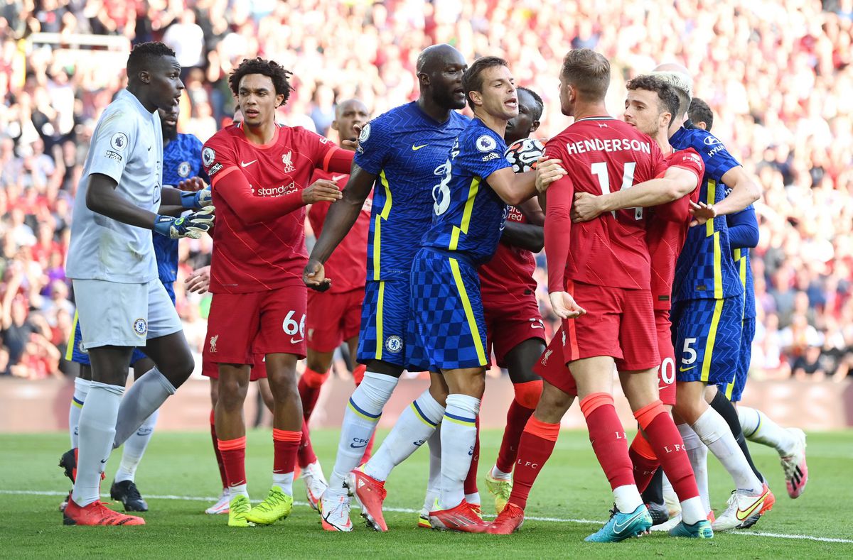 🎥 | Liverpool en Chelsea spelen gelijk in spectaculair duel met discutabele penalty
