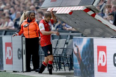 🟥 | Dat is snel: Bart Nieuwkoop krijgt binnen 25 minuten rood bij rentree Feyenoord