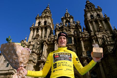 Jonas Vingegaard wint alles bij woeste Spaanse rittenkoers O Gran Camiño