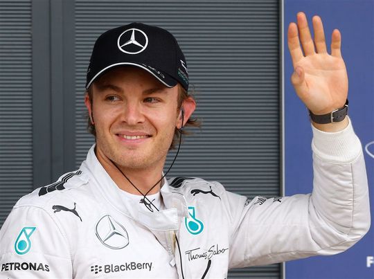 FIFA verbiedt WK-helm F1-coureur Rosberg