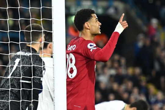Cody Gakpo scoort weer voor Liverpool bij gigantische overwinning op Leeds United
