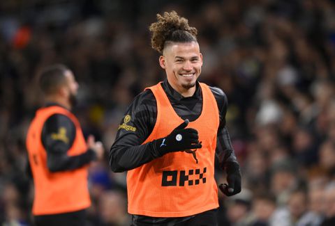 Phillips lacht om spottende liedjes Leeds United-fans, Guardiola: ‘Hij is zó sexy’