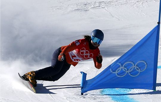 Michelle Dekker naar kwartfinale op de snowboard parallel reuzenslalom