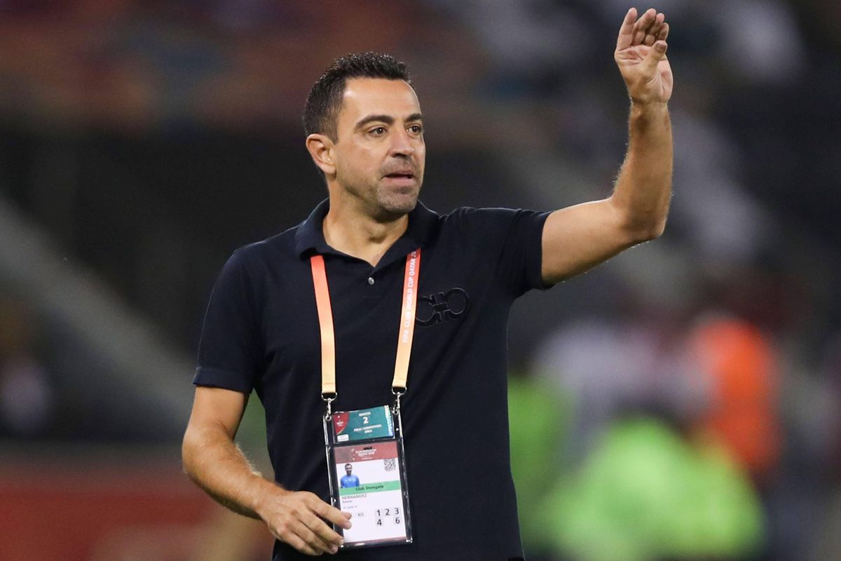 'Xavi moet zondag besluiten of hij per direct terugkeert bij Barça'