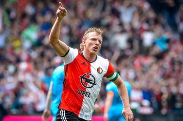 Dirk Kuyt maakt zijn 100e goal voor Feyenoord uitgerekend in kampioenswedstrijd