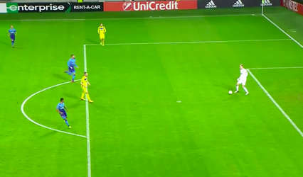 BATE-keeper is gul met zijn blunder, Walcott profiteert (video)