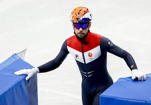 Shorttrackers Sjinkie Knegt en Itzhak de Laat naar kwartfinales 1000 meter, Van 't Wout eruit