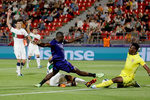 Mocht even duren! Brian Brobbey maakt eerste goal voor Jong Oranje op EK