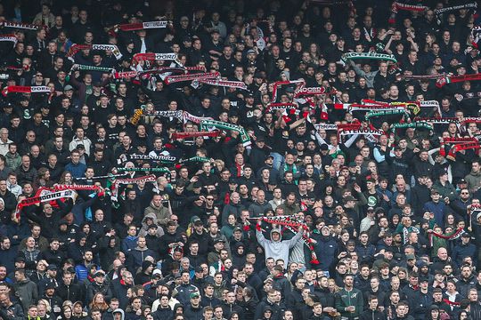 Feyenoordfan vraagt absurd bedrag voor seizoenskaart bij mogelijk kampioensduel