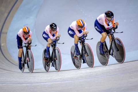 Vrouwen achtervolgingsploeg rijden Nederlands record maar grijpen naast medaille