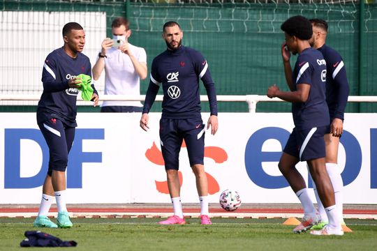 Karim Benzema wil op EK vlammen met fenomeen Mbappé: 'Ik kijk uit naar onze wedstrijden'