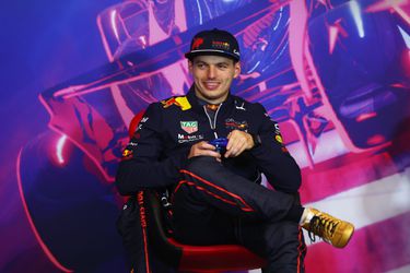 🎥 | Max Verstappen heeft zin in de race: 'Het is wat meer een kartgevoel'