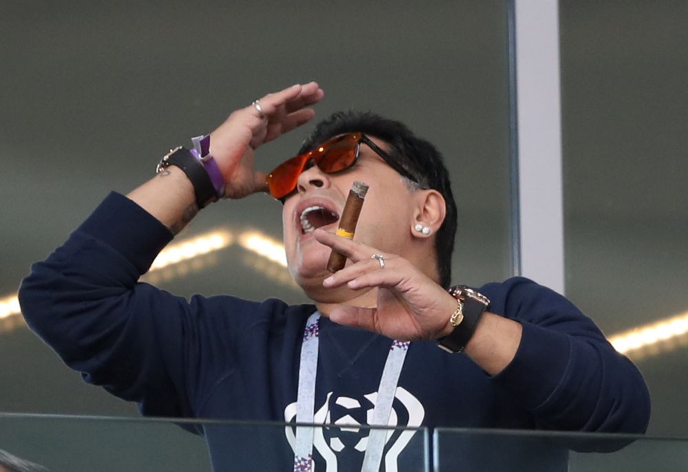 Maradona steunt Messi: 'Hij heeft alles gegeven'