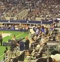 🎥 | NFL-fans bekogelen geblesseerde Dak Prescott tijdens treurige aftocht