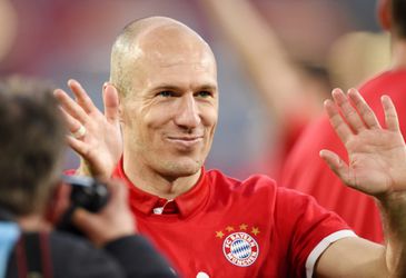 Robben in voetsporen Cruijff met tiende landstitel