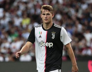 Matthijs de Ligt scoort eigen goal bij basisdebuut voor Juventus (video)