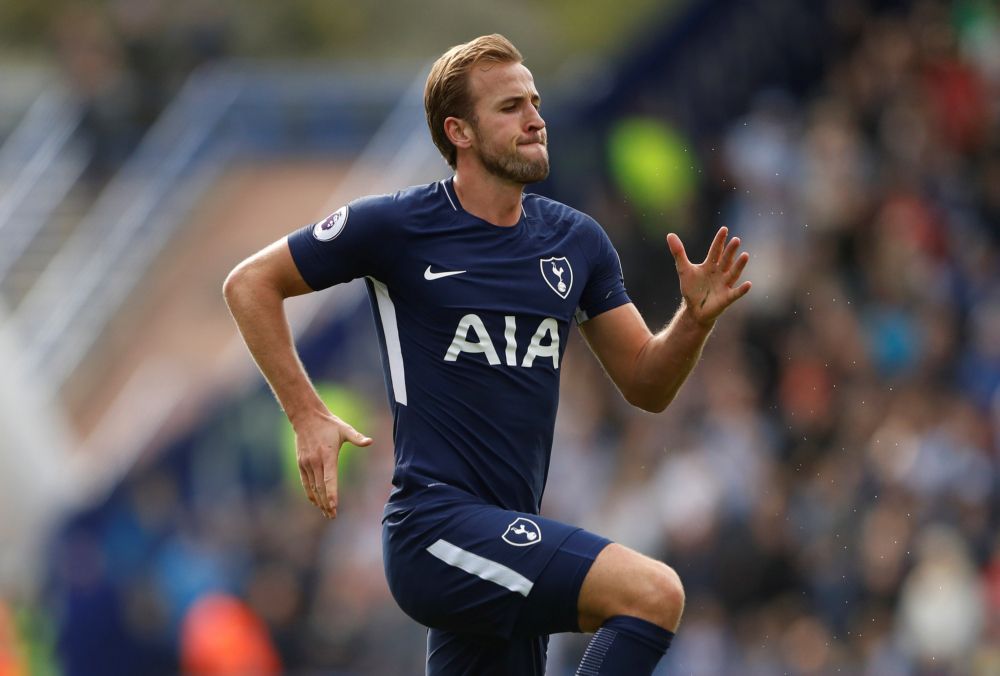 Spurs dankt geweldige Kane voor simpele zege op Huddersfield (video)