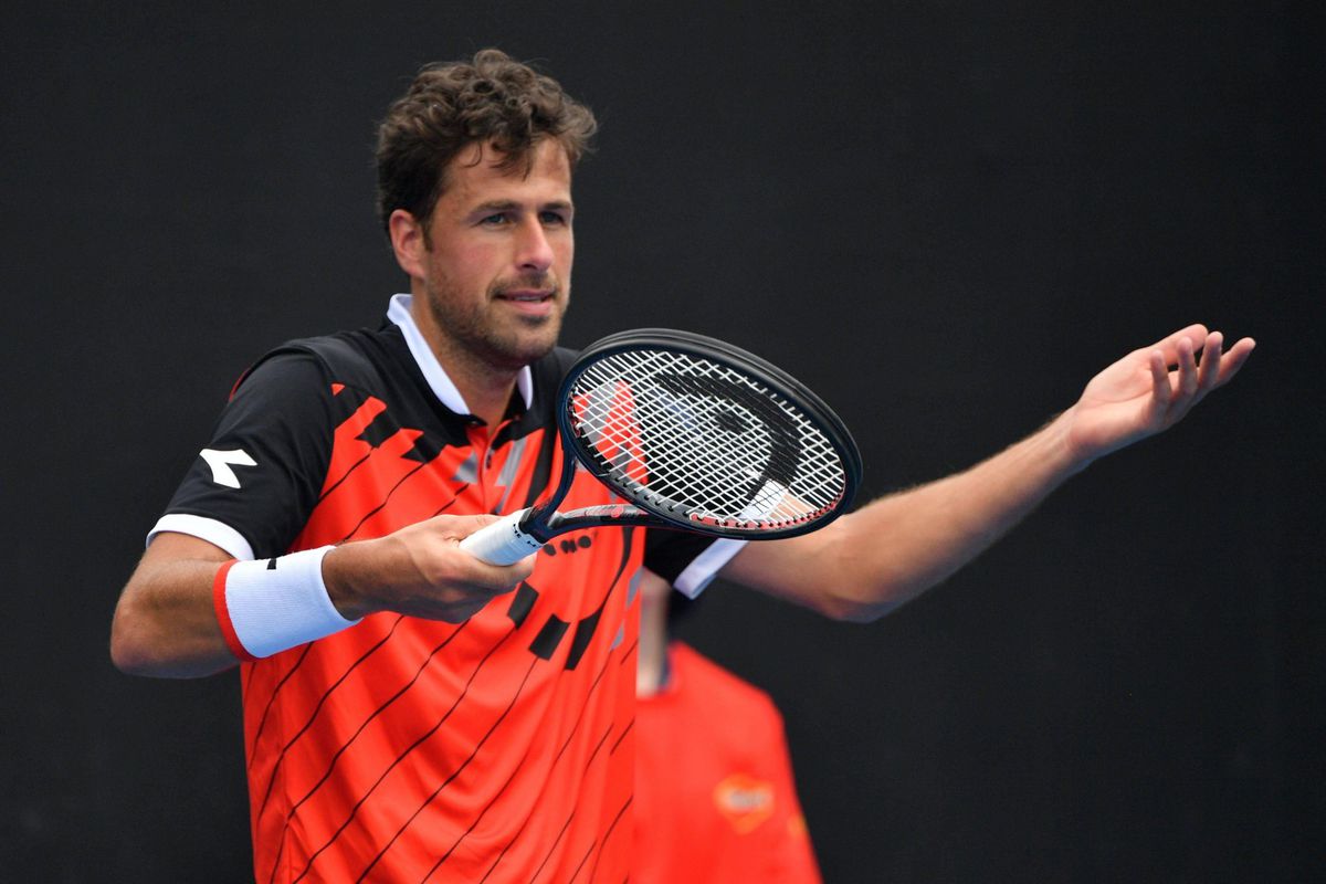 Robin Haase gooit 1 set voorsprong weg tegen Medvedev en is klaar in Bulgarije