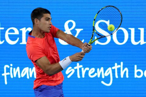 Alcaraz pijnigt Cilic en is in Cincinnati de jongste kwartfinalist in 16 jaar
