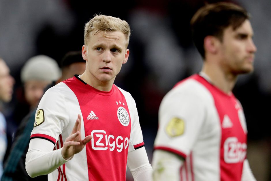 Maakt Donny van de Beek nog wel een toptransfer? 'Bij Ajax voetballen is ook geen straf'