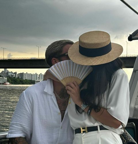 📸 | Getrouwd? Koreaanse vriendin Lars Veldwijk post zoenfoto en gebruikt zijn achternaam