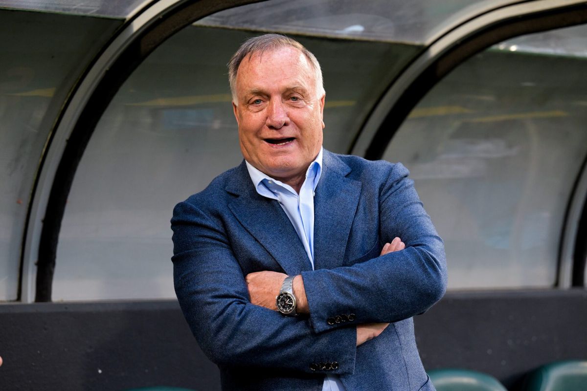 Het kriebelt weer: Dick Advocaat in gesprek met Curaçao om bondscoach te worden