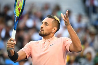 Kyrgios maakt weer eens een tenniscollega kapot: 'Intelligentie van een donut'