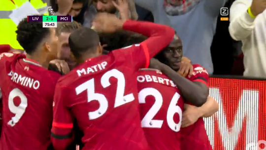 🎥 | Wát een goal! Mo Salah scoort 2-1 bij Liverpool - Manchester City na heerlijke solo