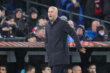 🎥 | Arne Slot na bereiken achtste finales Europa League met Feyenoord: ‘De ene week is de andere niet’