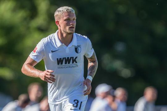 'PSV doet bod van 7,5 miljoen euro op 26-jarige linksback van FC Augsburg'