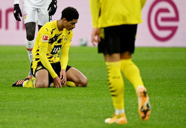 Bundesliga: Borussia Dortmund maakt zichzelf compleet belachelijk