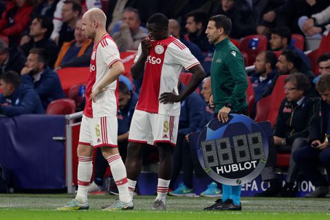 Vermoedelijke XI Ajax tegen Napoli: dit zijn de vervangers van Devyne Rensch en Dusan Tadic
