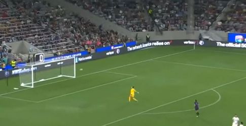 🎥 | Kadootje! Keepster Sheridan geeft goal weg na dikke blunder