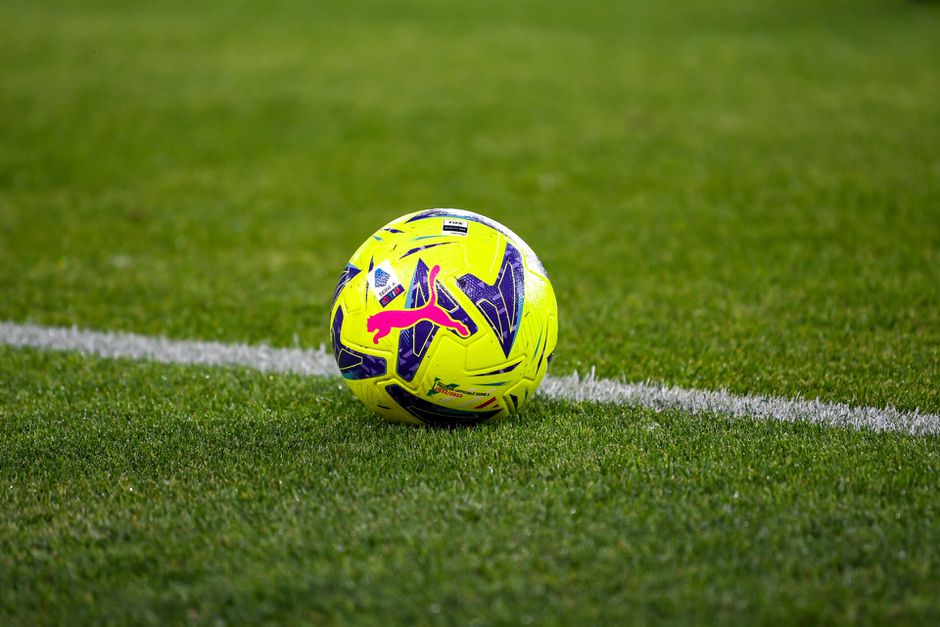 Dit is waarom de wedstrijdbal in de Serie A na iedere goal in een zak verdwijnt