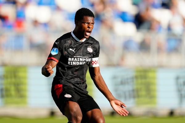 Dumfries weer aanvoerder van PSV, Rosario en Malen reserve-captains