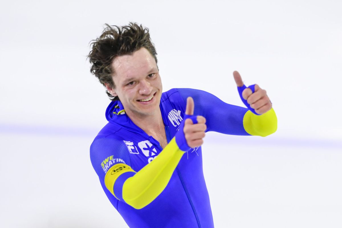 Nils van der Poel gaat in stijl met pensioen en vernedert de 'concurrentie' in Thialf