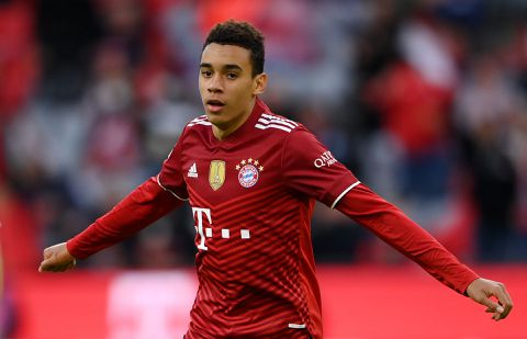 Bayern München met gemak langs Hertha BSC, ook Leverkusen en Freiburg winnen