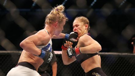 Ronda Rousey verliest weer eens (video)