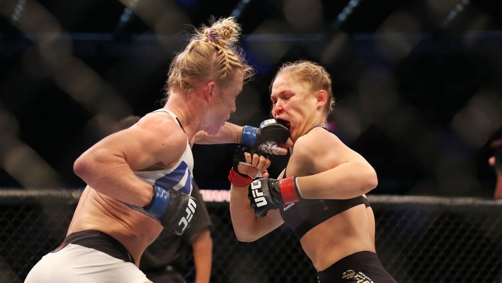 Ronda Rousey verliest weer eens (video)