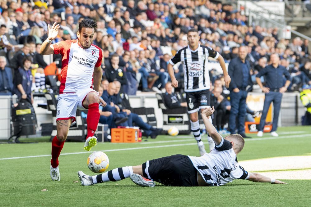 Alleen FC Emmen en Heracles stemden tegen nieuwe eredivisieplannen, waarschijnlijk vanwege kunstgras