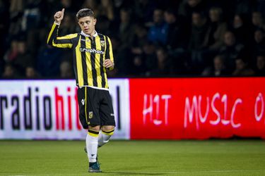 Vitesse-aanvaller Rashica nu ook international