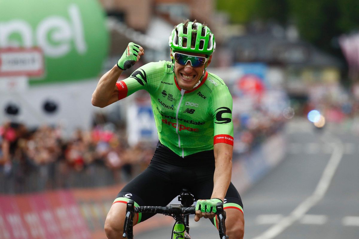 Rolland soleert naar de finish in de Giro, Dumoulin hoeft niet te kakken