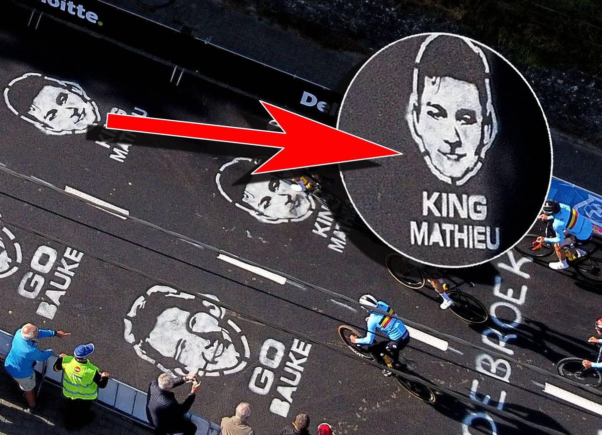 📸 | Nederlandse wielerfans stelen show bij WK met tekeningen op de weg: ‘King Mathieu en Go Bauke’