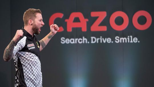 Danny Noppert kegelt Dimitri Van den Bergh op waanzinnige wijze uit Austrian Darts Open