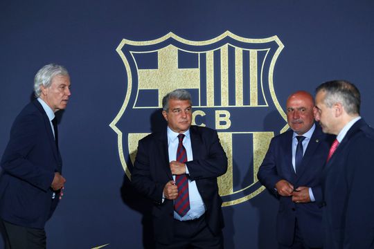 FC Barcelona laat Araujo vertrekken