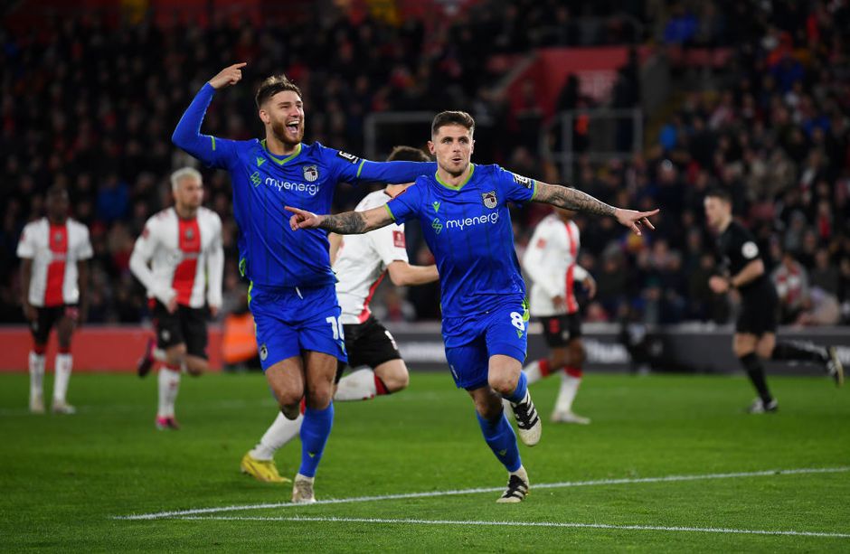 Grimsby Town (4e klasse) zorgt voor grote verrassing in FA Cup met uitschakeling Premier League-club