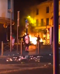 Algerije viert feest na Afrika Cup-zege, Franse Algerijnen driften en stichten brandjes (video's)
