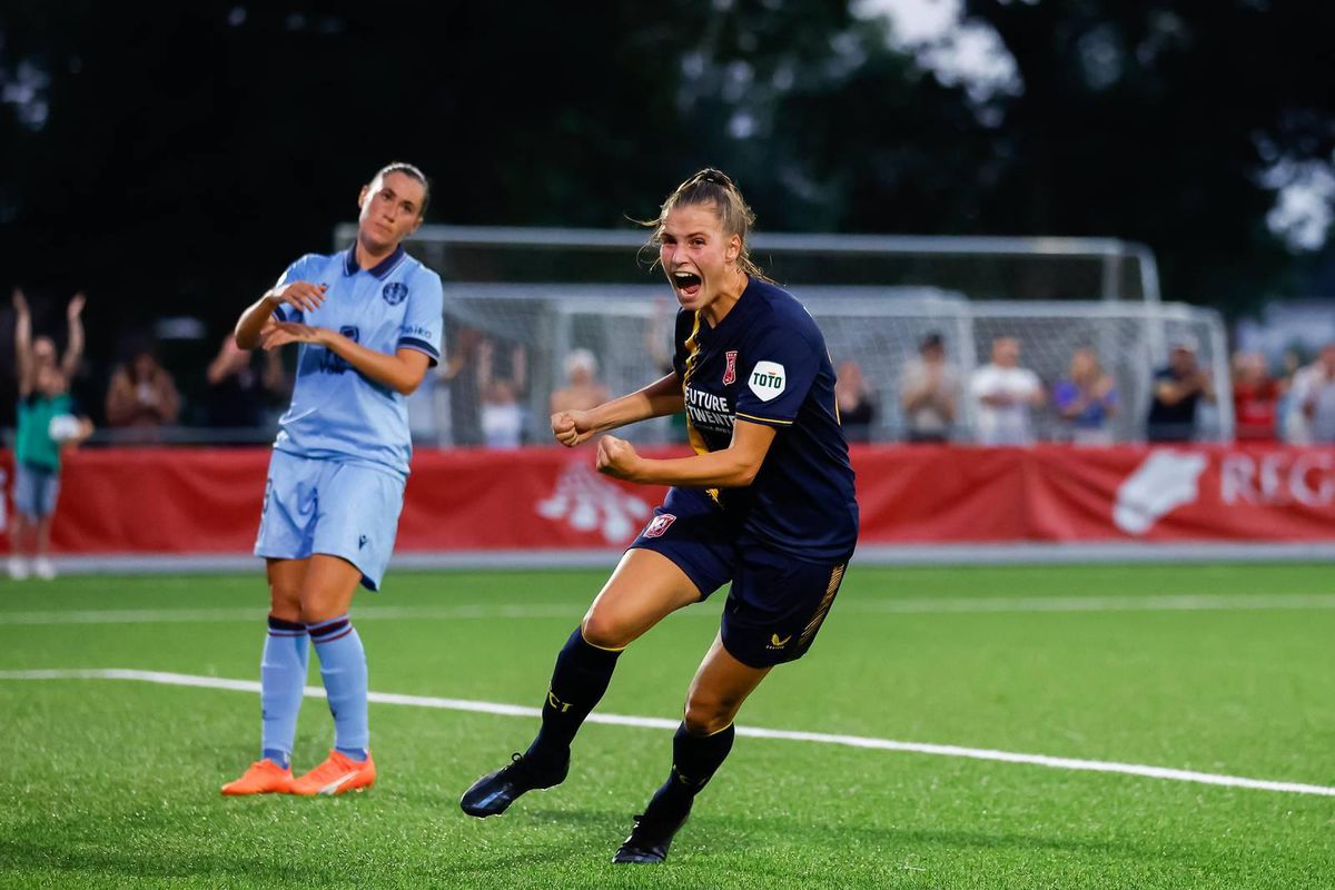 Vrouwen Ajax en FC Twente moeten nog 1 club verslaan voor debuut in de Champions League