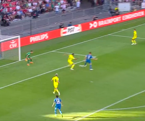 🎥 | Luuk de Jong siert terugkeer in Philips Stadion op met typische spitsengoal