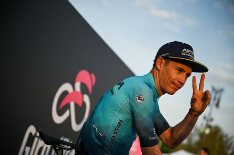 Giro d'Italia: Miguel Ángel López heeft te veel last van heup en stapt af